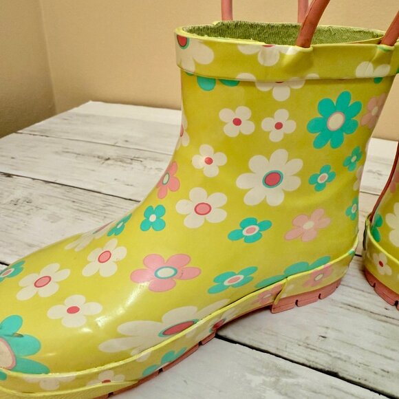 Toddler Girl's Western Chief Flower Power Shorty Rain Boots Size 10 Yellow - Picture 3 of 6